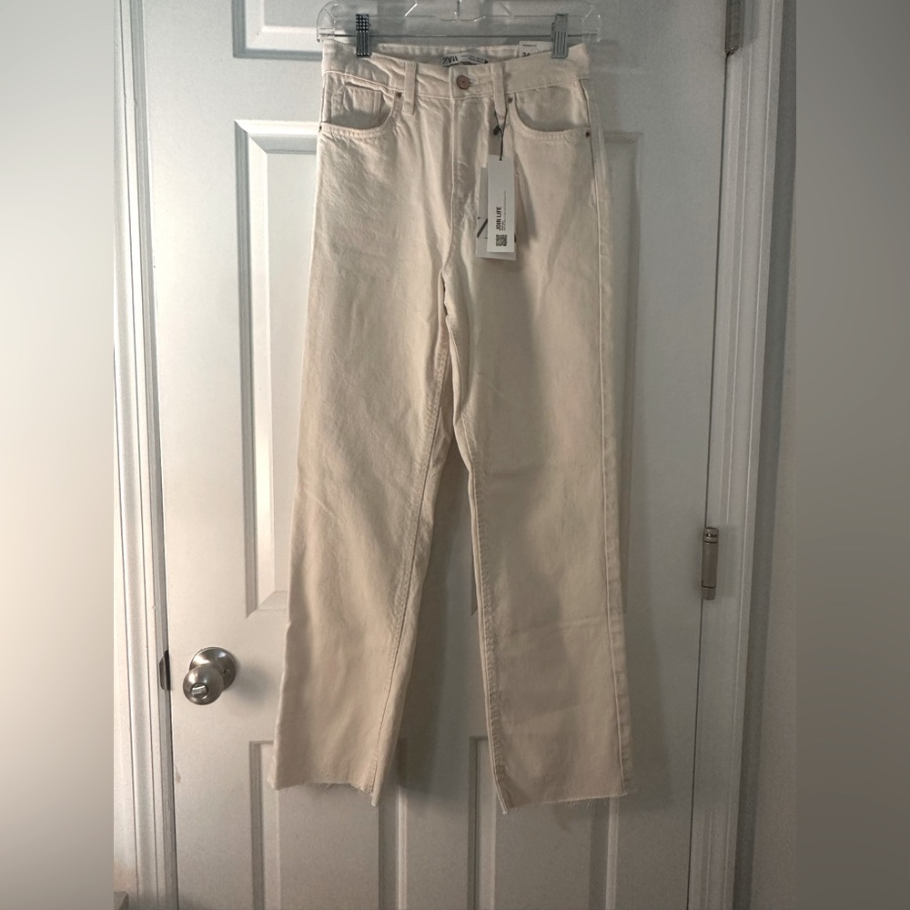 Zara Straight Leg Jeans in Cream